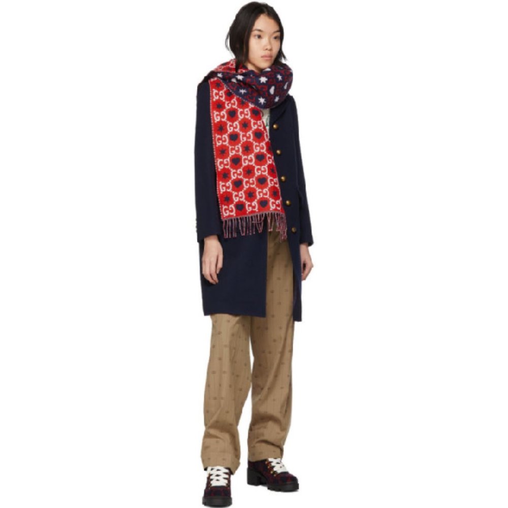 Gucci GG Hearts Scarf in Red new with tags - Picture 7 of 7